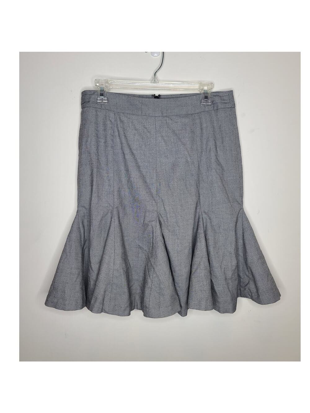 White House Black Market WHBM grey tulip hem skirt - 8